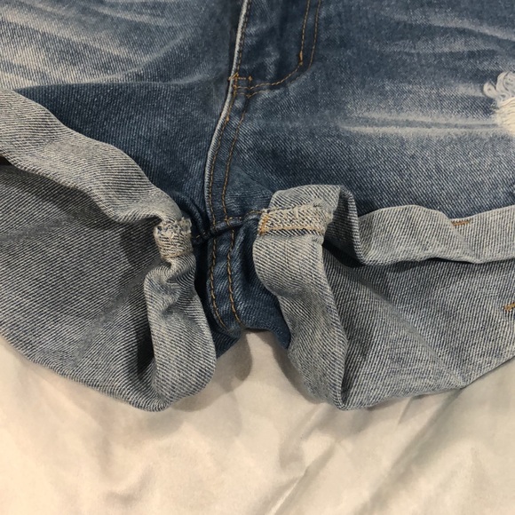 Shein denim distressed shorts. Size XS - Picture 4 of 8
